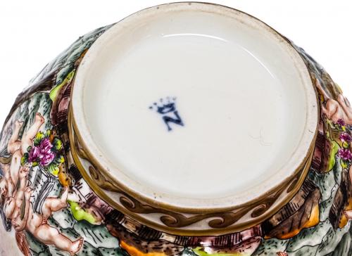 BOL DE PORCELANA CAPODIMONTE DE MEDIADOS DE SIGLO XX