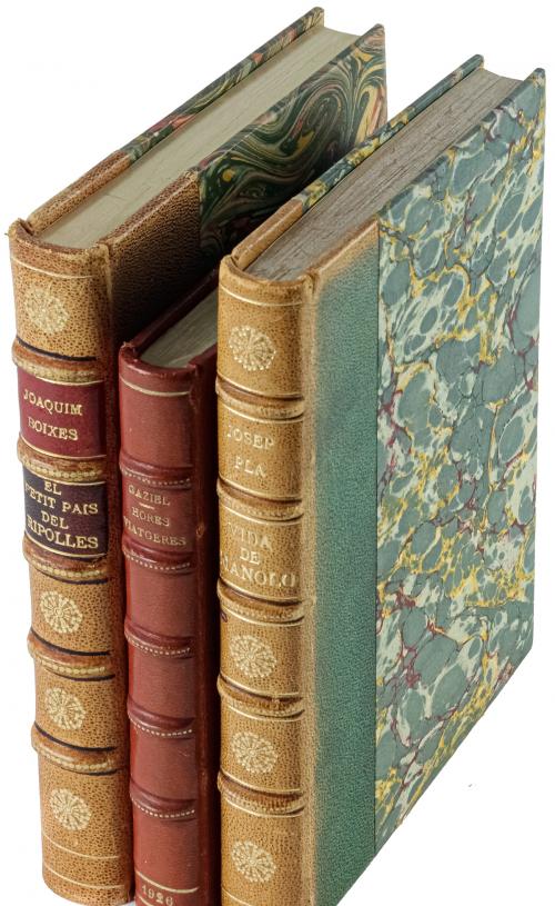 TRES LIBROS VARIADOS