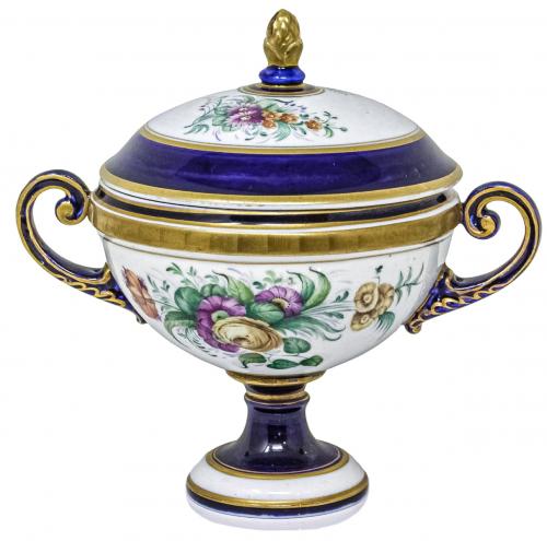 BOMBONERA DE PORCELANA FRANCESA DE MEDIADOS DE SIGLO XX