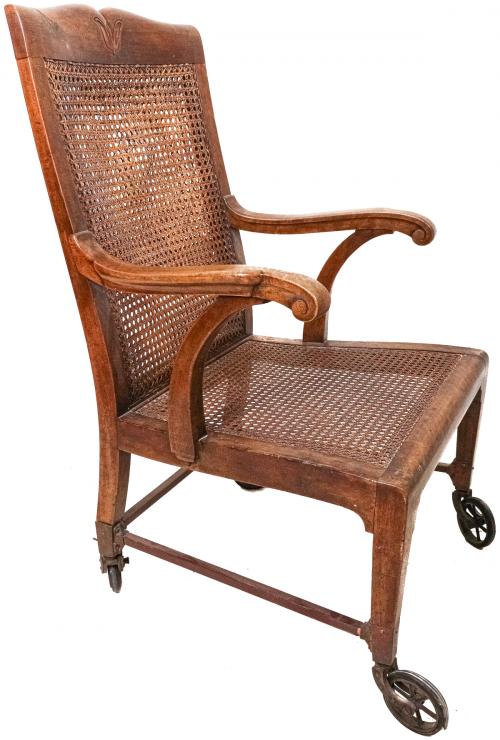 SILLÓN INGLÉS CON RUEDAS DE MEDIADOS S.XIX