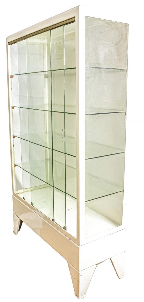 VITRINA DE CONSULTA MÉDICA DE LOS AÑOS 50
