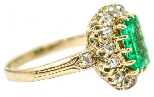 SORTIJA ROSETÓN CON BRILLANTES Y ESMERALDA