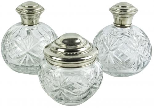 JUEGO DE PIEZAS DE TOCADOR EN CRISTAL Y PLATA