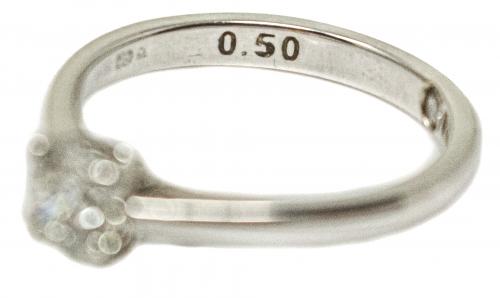 ANILLO SOLITARIO CON BRILLANTE