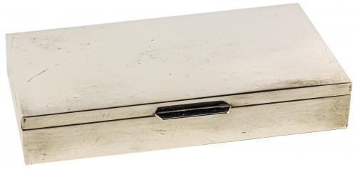 CAJA TABAQUERA EN PLATA DE MEDIADOS DEL S.XX