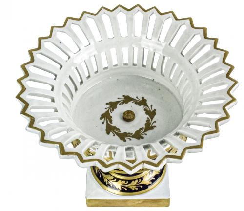 CENTRO DE MESA EN PORCELANA DEL ÚLTIMO CUARTO DEL S.XX