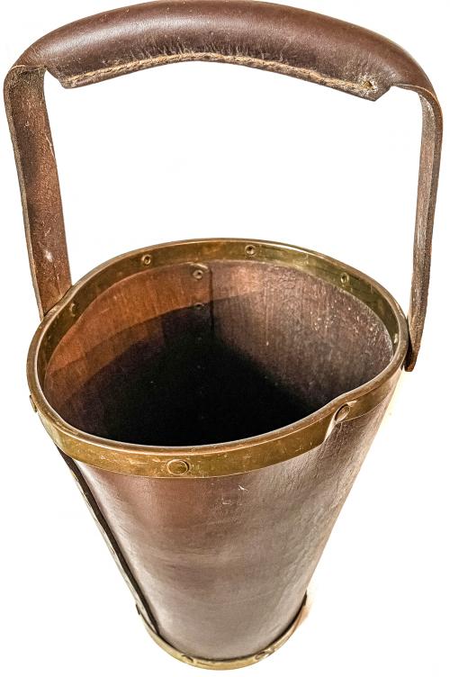 PAPELERA DE CUERO TINTADO DE LOS AÑOS 70