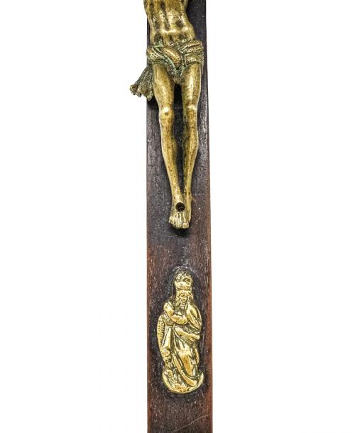 TRES CRUCIFIJOS DORADOS