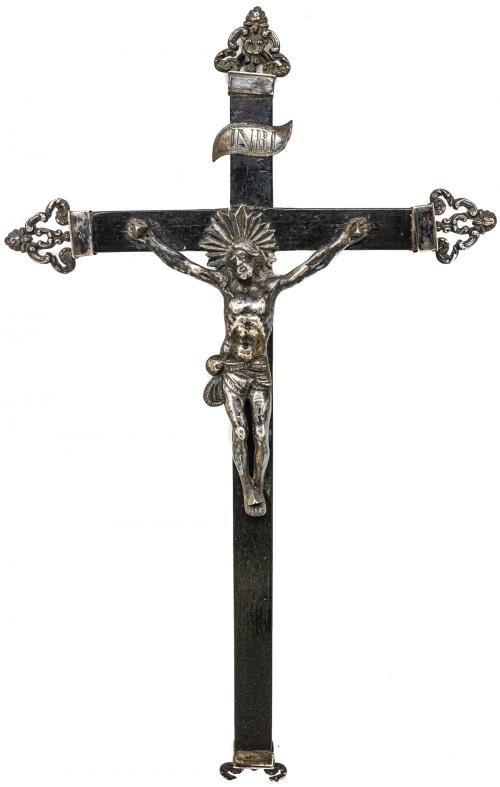 CINCO CRUCIFIJOS PLATEADOS