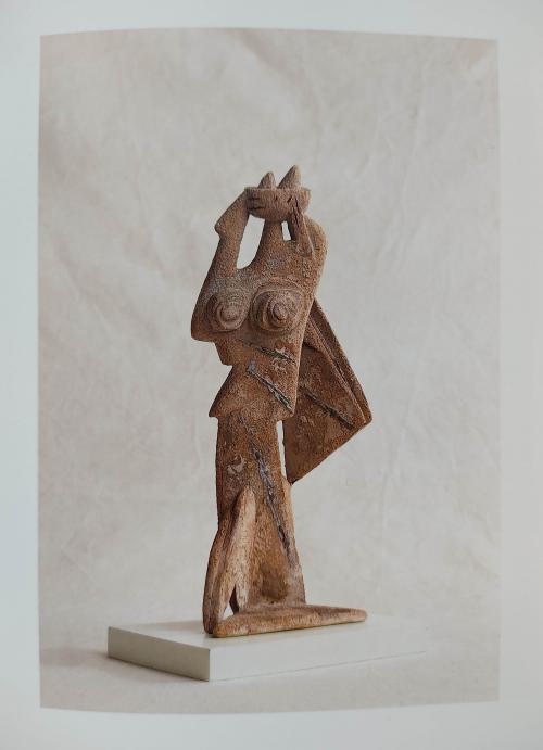 UNA COLECCIÓN DE ESCULTURA MODERNA ESPAÑOLA (CON DIBUJO).  