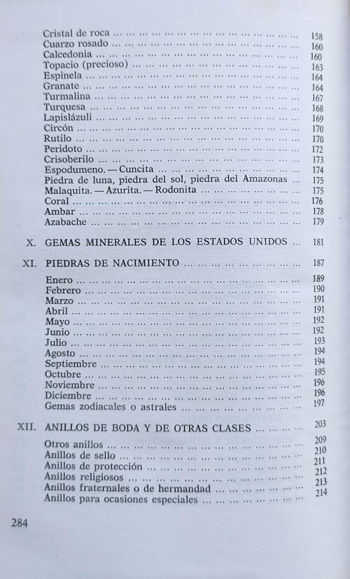 DOS LIBROS SOBRE JOYERÍA.