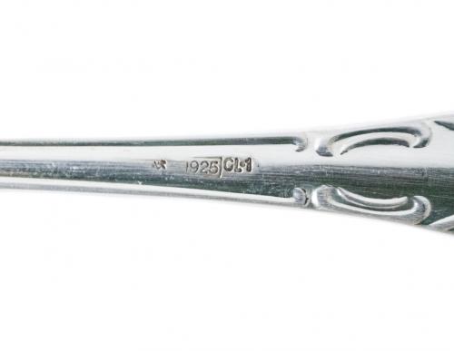 CUBERTERIA DE PLATA CON MUEBLE CUBERTERO