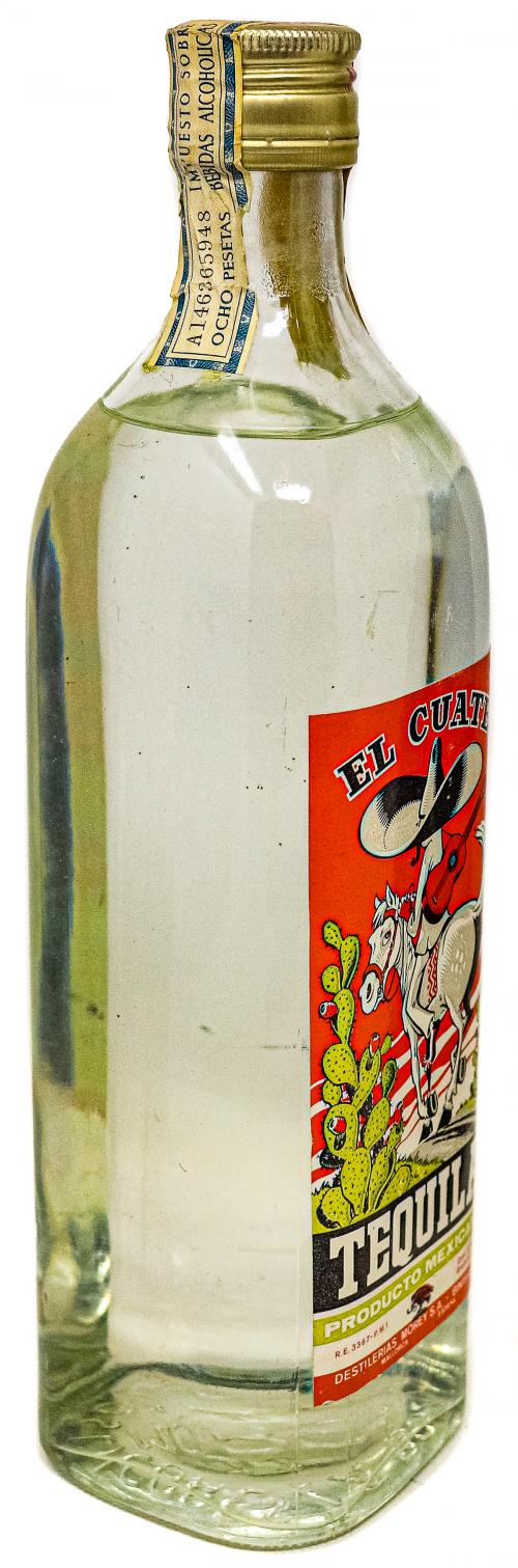 DOS BOTELLAS DE LAS DESTILERIAS MOREY S.A.