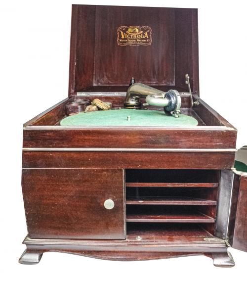 GRAMÓFONO AMERICANO DE LA MARCA VICTROLA