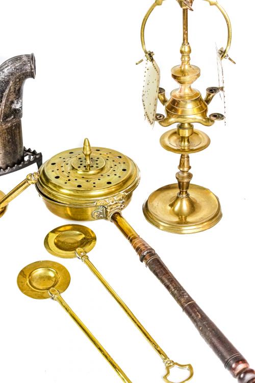 CONJUNTO DE PIEZAS EN BRONCE Y LATÓN