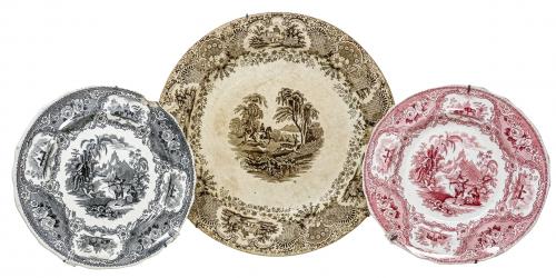 TRES PLATOS EN LOZA DE FINALES DEL S.XIX