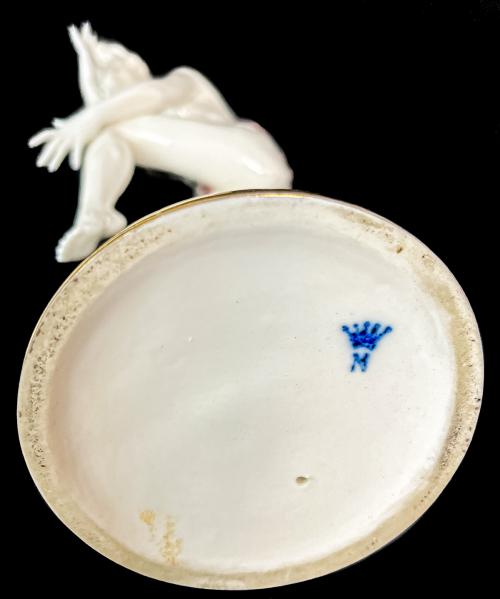 FIGURA EN PORCELANA "ART DECÒ"