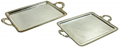 DOS BANDEJAS EN METAL PLATEADO