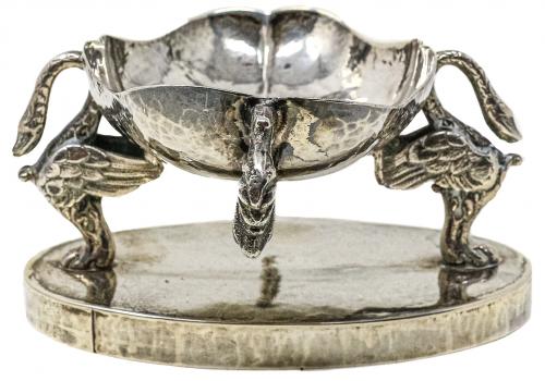 PEQUEÑO CENTRO DE MESA EN PLATA DE MEDIADOS S.XX