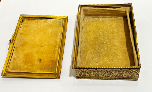 DOS CAJAS DE METAL LABRADO DE LOS AÑOS 40