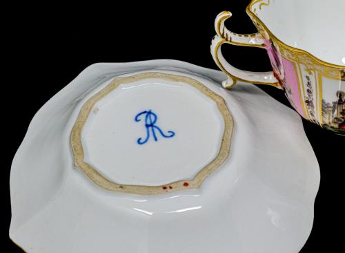 CINCO TAZAS CON PLATO DE PORCELANA DE LA 1ª MITAD DE S.XX