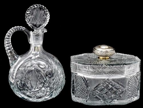BOMBONERA Y JARRÓN DE CRISTAL TALLADO