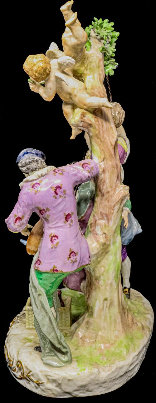FIGURA DE PORCELANA ALEMANA DE LA PRIMERA MITAD DE SIGLO XX