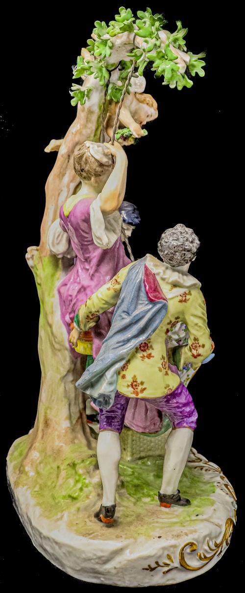 FIGURA DE PORCELANA ALEMANA DE LA PRIMERA MITAD DE SIGLO XX