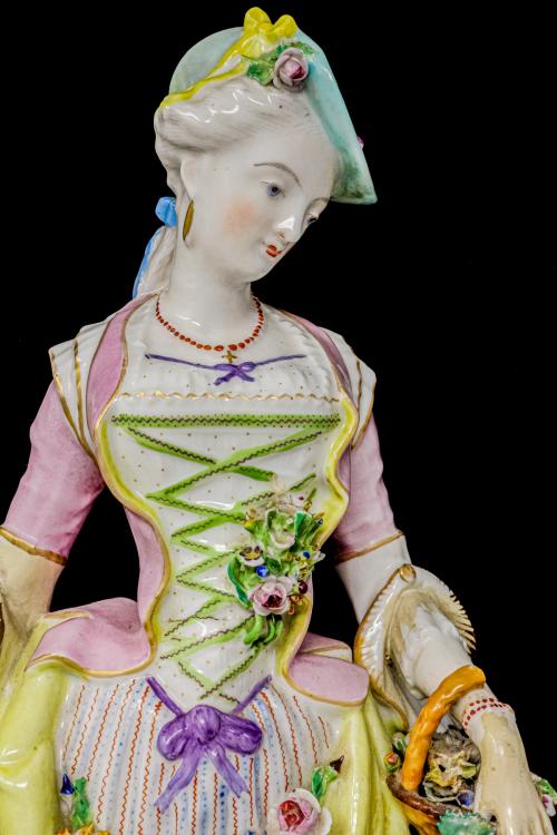 FIGURA DE PORCELANA CENTROEUROPEA