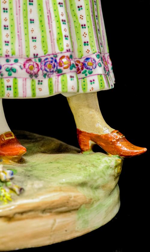FIGURA DE PORCELANA CENTROEUROPEA