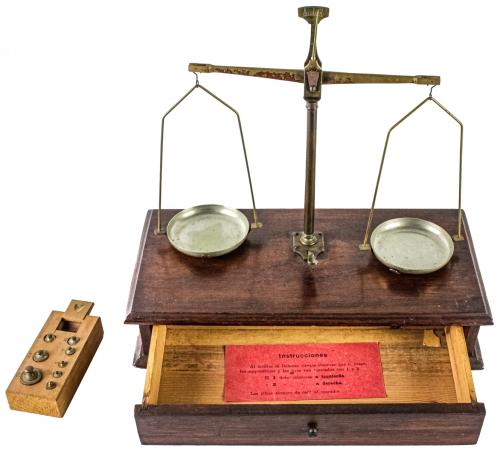 BALANZAS DE PRECISIÓN DEL PRIMER TERCIO DEL S.XX