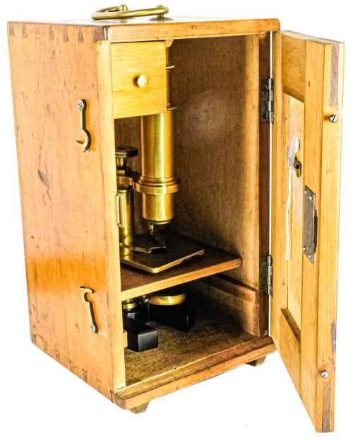MICROSCÓPIO FRANCÉS DE PRNCIPIOS DEL S.XX
