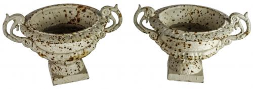 DOS PEQUEÑAS COPAS JARDINERAS EN  HIERRO
