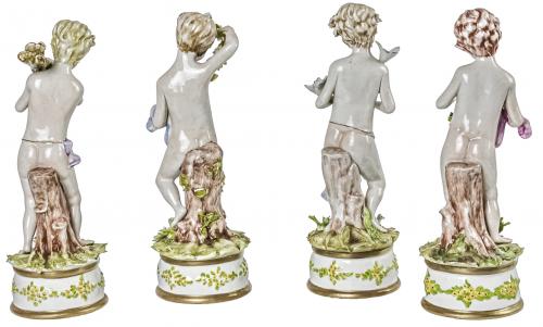 CUATRO FIGURAS EN PORCELANA CESARE VILLARI