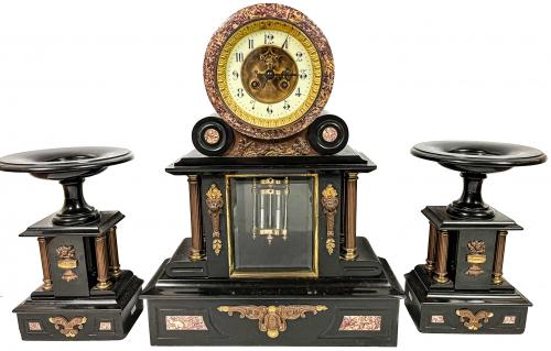RELOJ CON GUARNICIÓN DE LA SEGUNDA MITAD DE S. XIX