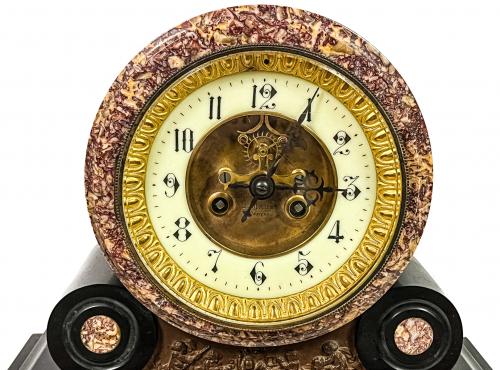 RELOJ CON GUARNICIÓN DE LA SEGUNDA MITAD DE S. XIX