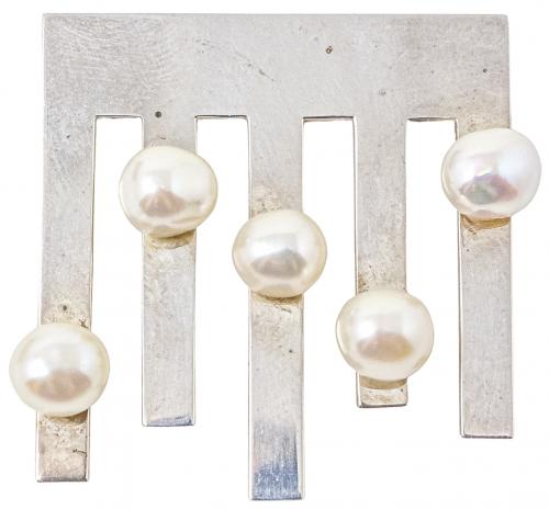 COLGANTE DE DISEÑO EN PLATA Y PERLAS