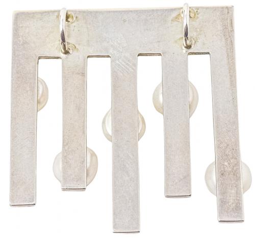 COLGANTE DE DISEÑO EN PLATA Y PERLAS