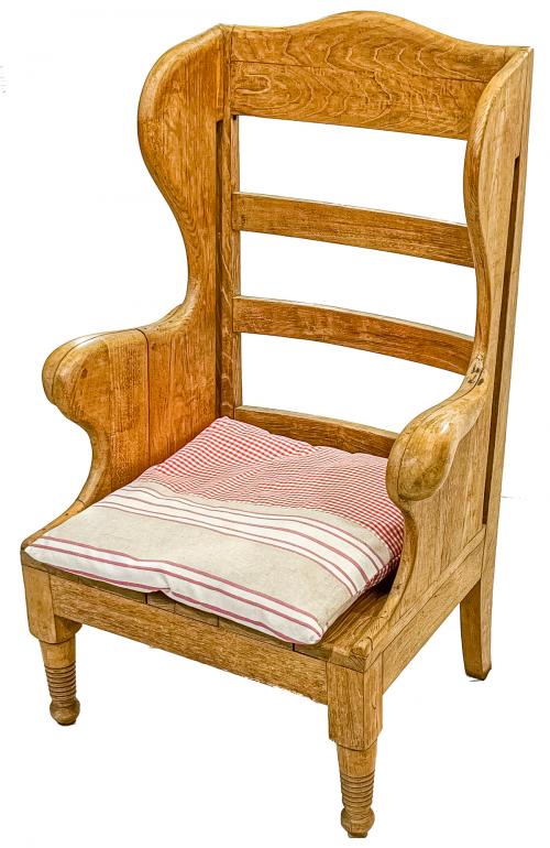 SILLÓN RÚSTICO CON APOYABRAZOS DEL SIGLO XIX
