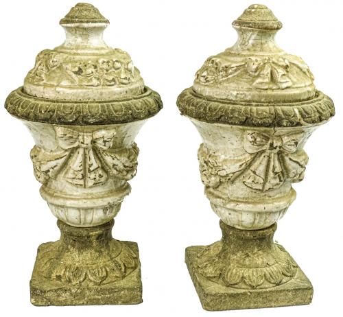 PAREJA DE COPAS DECORATIVAS DE LA SEGUNDA MITAD DE SIGLO XX