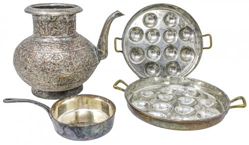 CONJUNTO DE VARIAS PIEZAS DE METAL