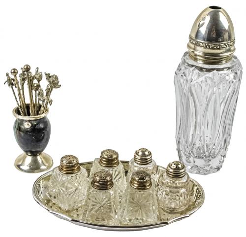 CONJUNTO DE PIEZAS DE PLATA Y CRISTAL