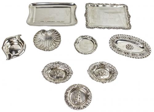 CONJUNTO DE NUEVE CENTRITOS, PLATITOS Y CENICEROS