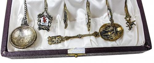 COLECCIÓN DE SIETE CUCHARILLAS DE "LEON"