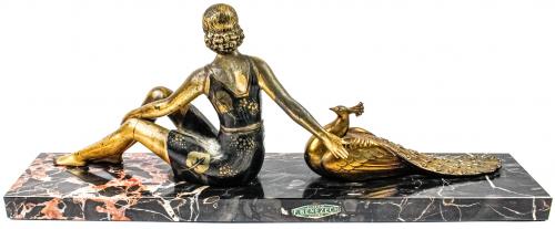 ESCULTURA DE ESTILO ART DECÓ 