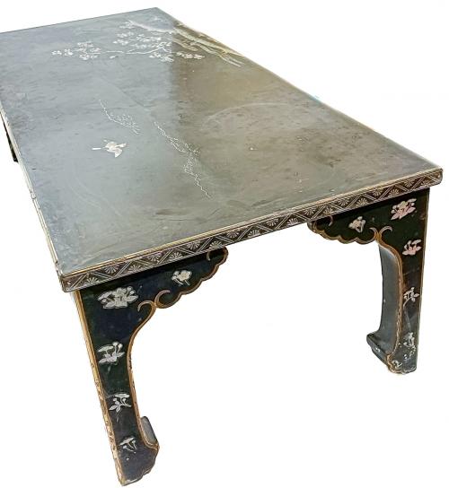 MESA DE CENTRO ORIENTAL DE LOS AÑOS 70