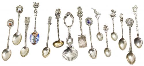 LOTE DE CUCHARITAS DE COLECCIÓN DEL ÚLTIMO CUARTO DEL S.XX