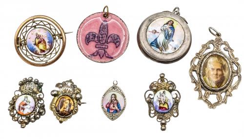 COLECCIÓN DE MEDALLAS DEVOCIONALES DE PPS. DEL S.XX