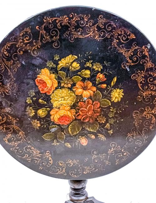 MESA VELADOR ISABELINA DEL ÚLTIMO TERCIO DE SIGLO XIX