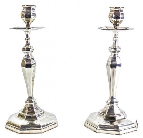 PAREJA DE CANDELEROS EN PLATA